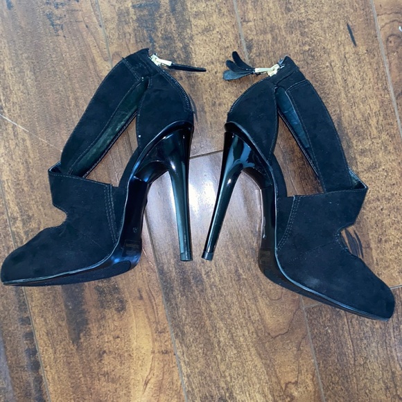 GUESS Black Suede Mary Jane stiletto 4.25” Heels 5.5 - Picture 2 of 7